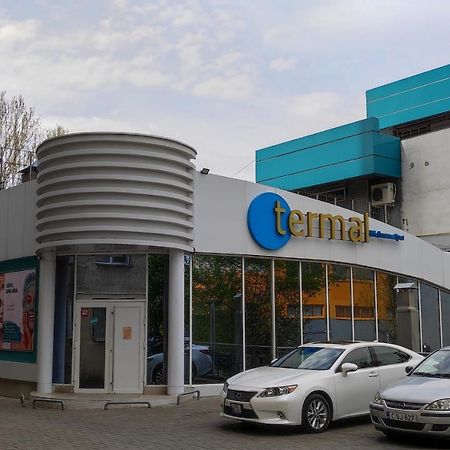Large Apartment Near The Airport And City Center Chisinau Bagian luar foto
