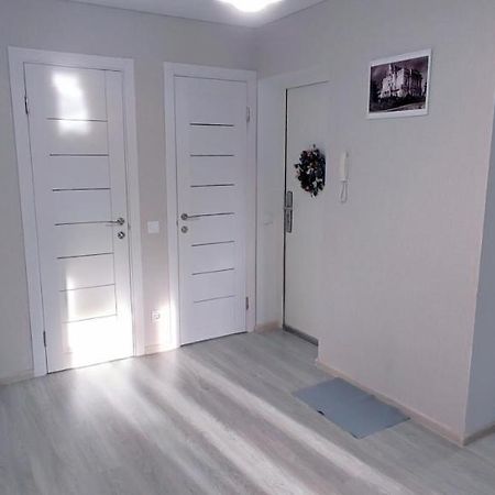 Large Apartment Near The Airport And City Center Chisinau Bagian luar foto