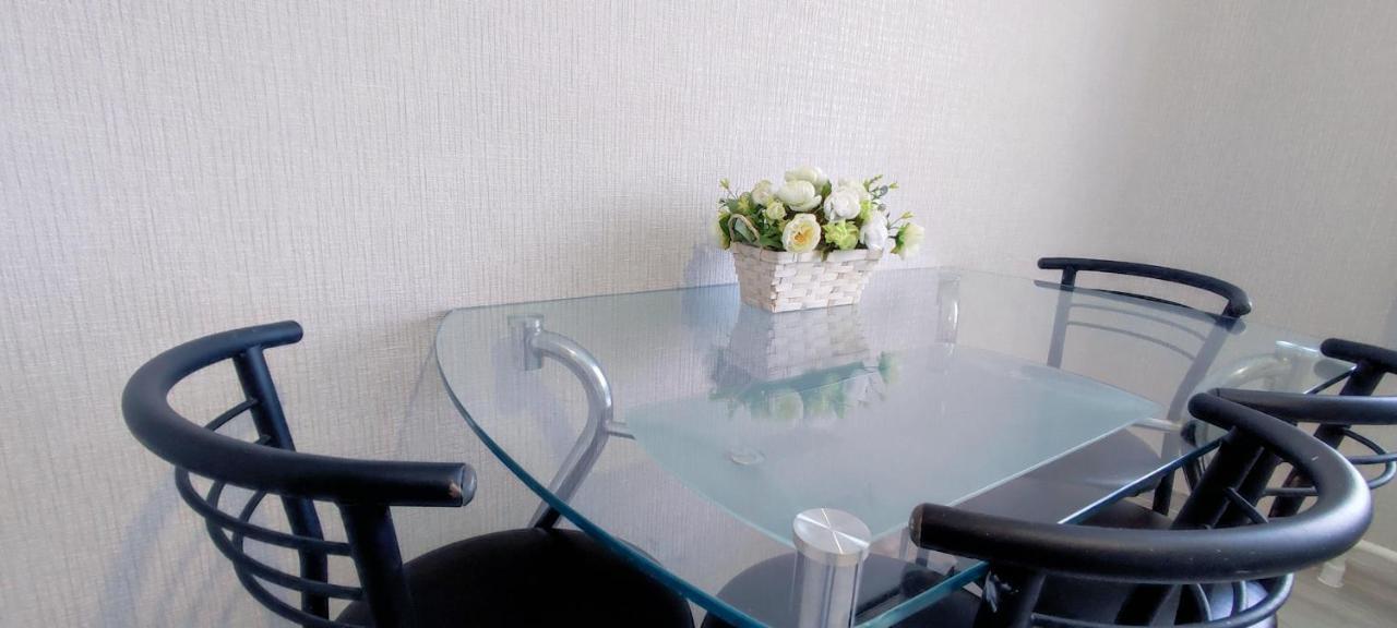 Large Apartment Near The Airport And City Center Chisinau Bagian luar foto