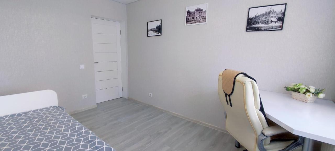 Large Apartment Near The Airport And City Center Chisinau Bagian luar foto