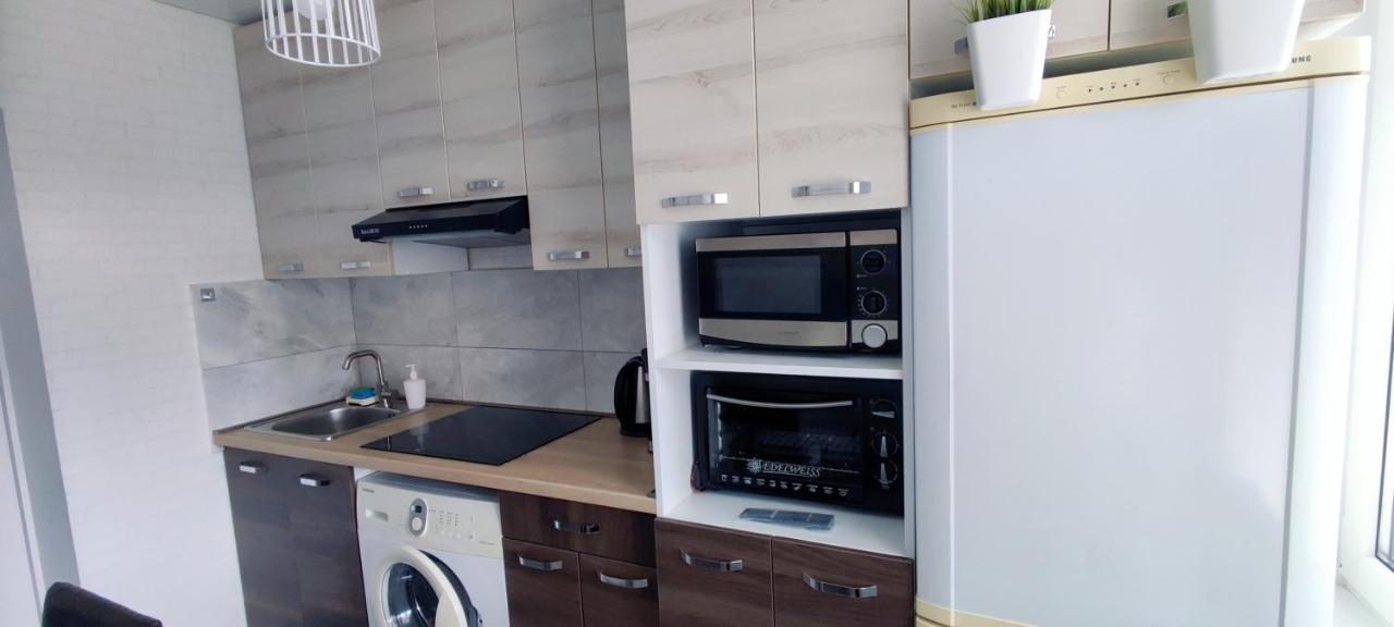 Large Apartment Near The Airport And City Center Chisinau Bagian luar foto