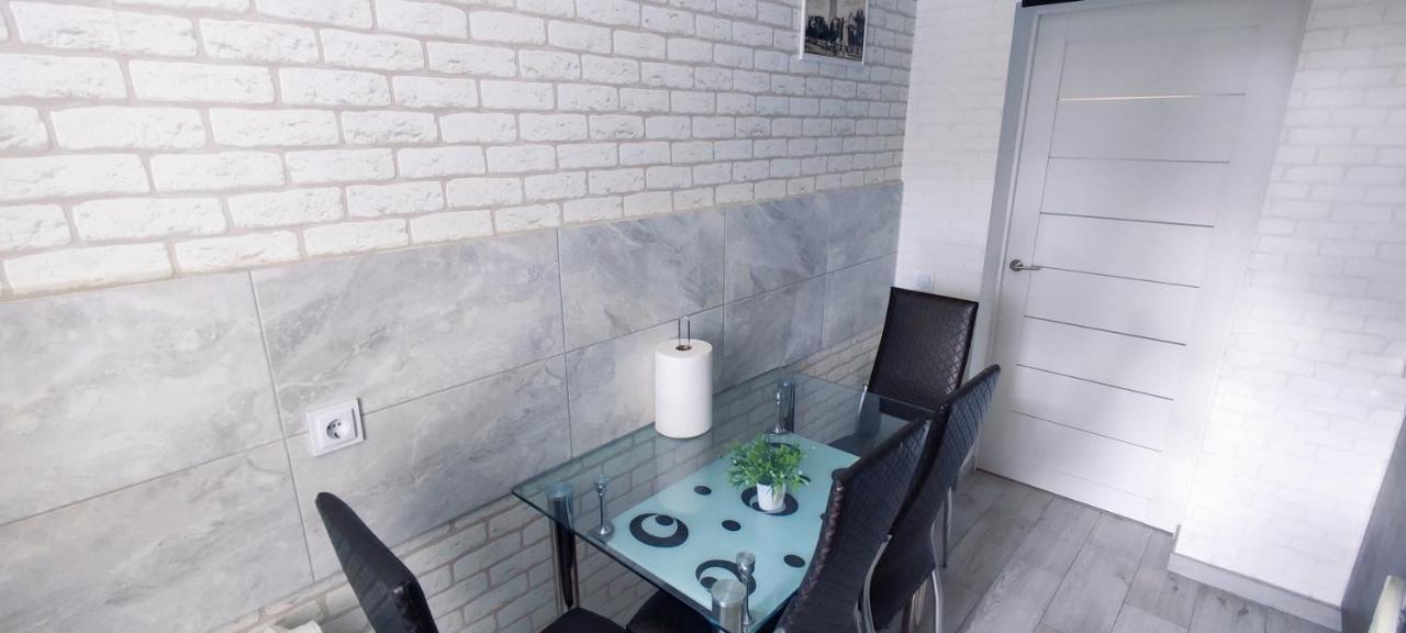 Large Apartment Near The Airport And City Center Chisinau Bagian luar foto