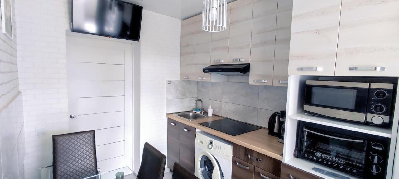 Large Apartment Near The Airport And City Center Chisinau Bagian luar foto