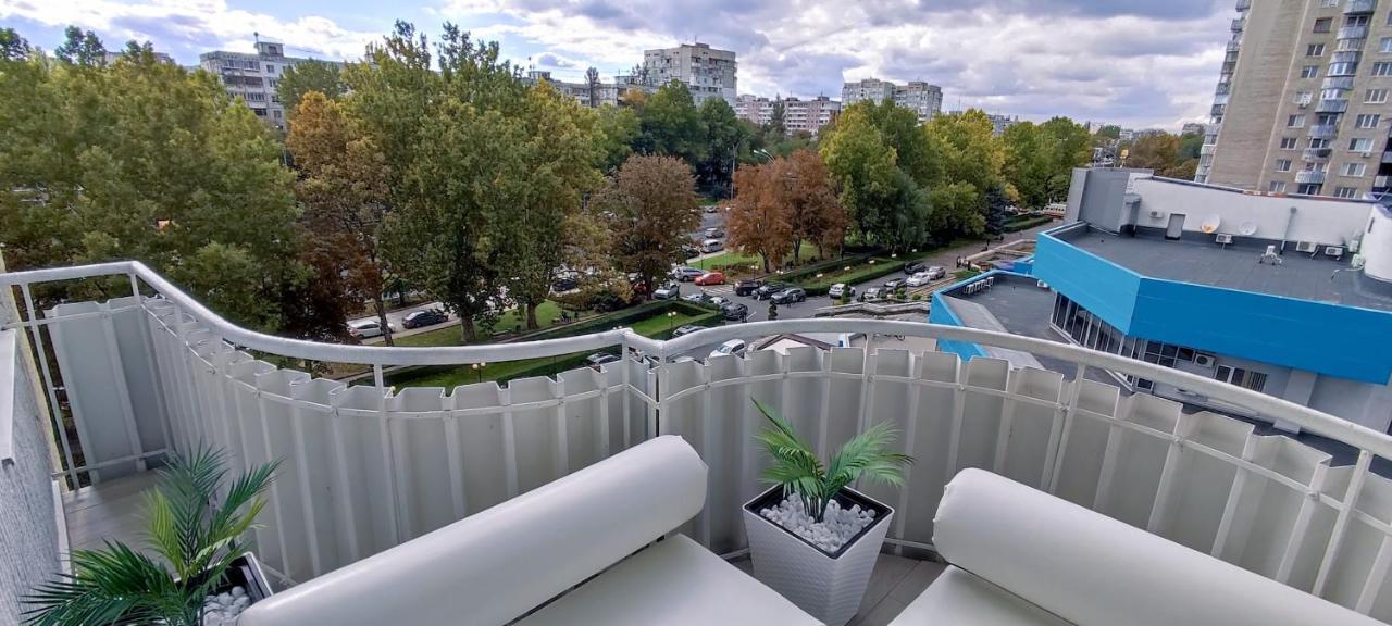 Large Apartment Near The Airport And City Center Chisinau Bagian luar foto