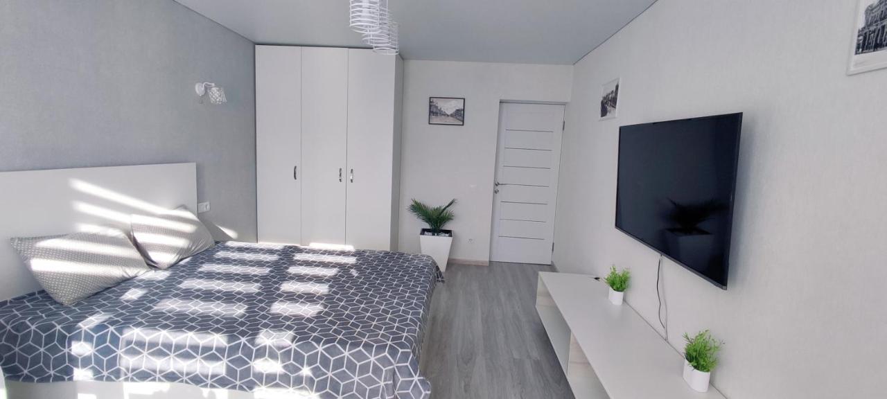 Large Apartment Near The Airport And City Center Chisinau Bagian luar foto